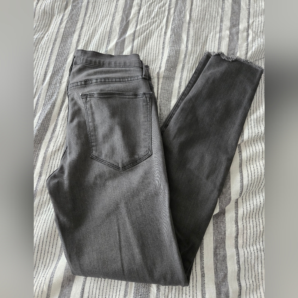 Frame Le High Skinny Dark Jean 26 Quinn Fray Stretchy Comfortable Soft Trending - Picture 8 of 13